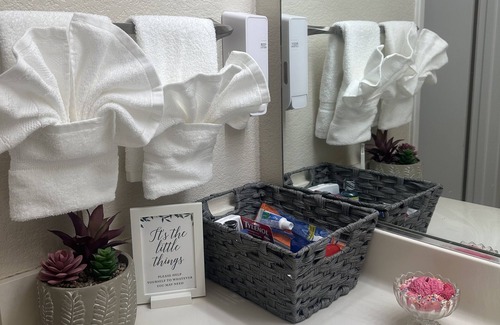 Windsor Apartment | Cozy Private Suite w/Private Entrance, Fire Pit