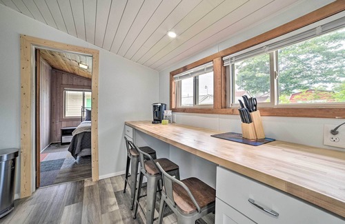 Prudenville Cabin | Cozy Prudenville Cabin: Walk to Houghton Lake