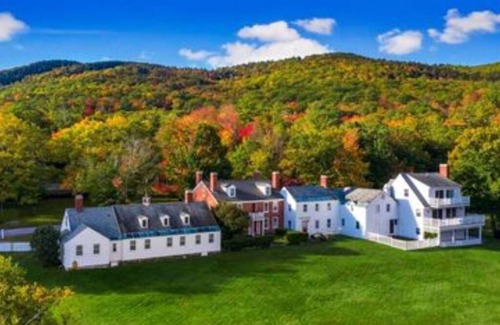 Francestown Cabin | Cozy Queen Room in Inn on Crotched Mountain
