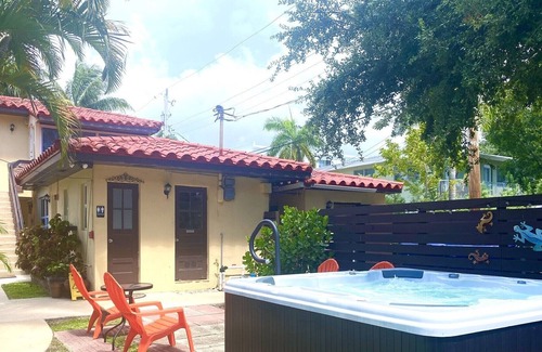 Coral Ridge Condo | Cozy Queen Studio-1M walk to Central BEACH- RELAX in the ❤️ of Ft. Lauderdale