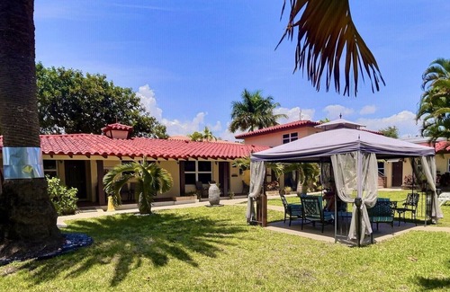 Coral Ridge Condo | Cozy Queen Studio-1M walk to Central BEACH- RELAX in the ❤️ of Ft. Lauderdale