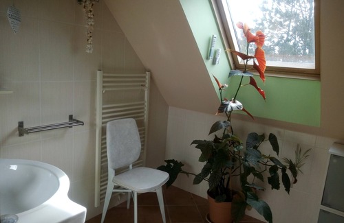 Le Guerno Apartment | Cozy, quiet apartment