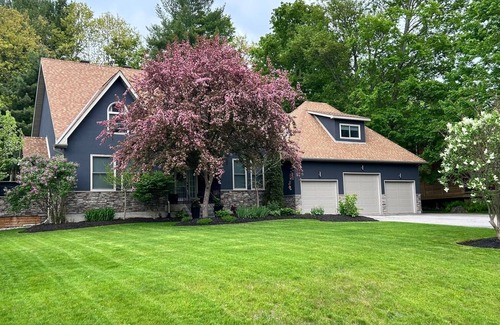 Midhurst Apartment | Cozy, quiet fully furnished corporate apartment with fireplace in Midhurst