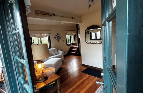 Sausalito Cottage | Cozy quiet & relaxing hide-a-way in the heart of Sausalito's ‘Hurricane Gulch.’