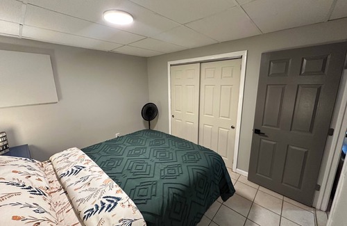 Wanskuck Hotel | Cozy Quiet Retreat 1BR w/WiFi, Parking & Laundry