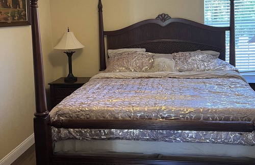 Rural Estates House | Cozy Quiet Room, 20 Minutes from Naples Beautiful Beaches