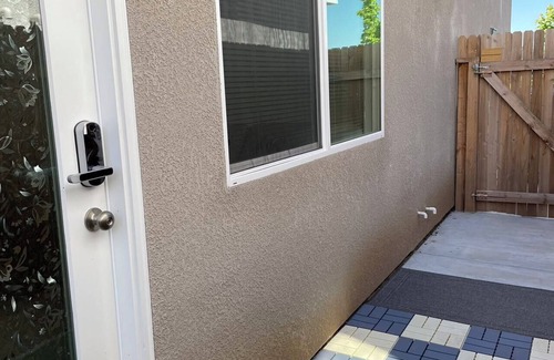 Raisin Apartment | Cozy-Quiet-Spacious Guest Suite Fresno/Clovis CA 10 minutes to Yosemite Airport