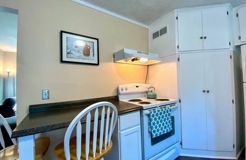 Merriam House | Cozy Ranch Close to everything