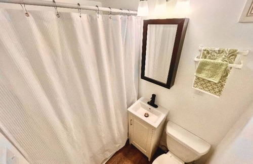 Cleveland Apartment | Cozy Refined Retreat One-Bedroom [Apt. 2]