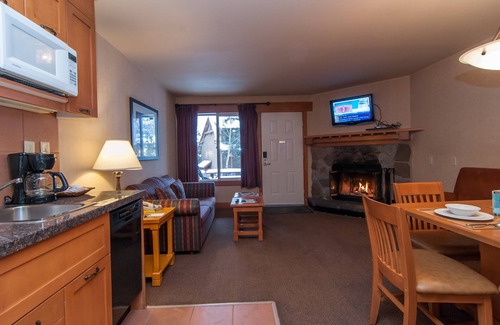 Banff Condo | Cozy + Relaxing Banff Getaway | Hot Pools Access!