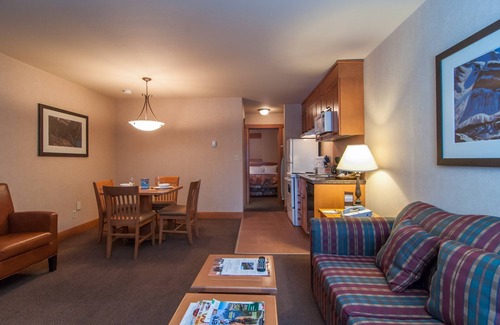 Banff Condo | Cozy + Relaxing Banff Getaway | Hot Pools Access!