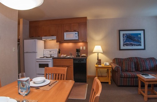 Banff Condo | Cozy + Relaxing Banff Getaway | Hot Pools Access!