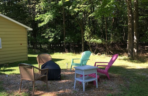 Charlevoix Cottage | Cozy relaxing getaway - Great trails, sunsets, dunes, jacuzzi tub, beach