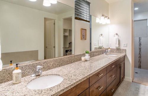 Santa Clara House | Cozy Remodeled Family & Pet Friendly Retreat In Paradise Village - 🥾& 🚵‍♀️