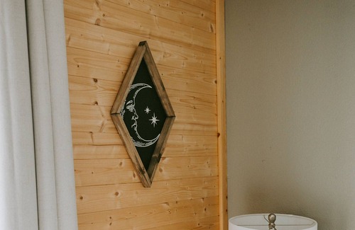 Port Angeles East House | Cozy remodeled home with hot tub, back yard, pet friendly