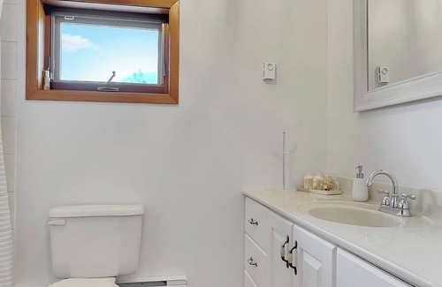 Tatlayoko Lake Other | Cozy remote retreat near Tatlayoko Lake for nature lovers. Pet-Friendly!