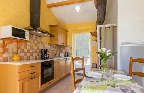 Saint-Pere-en-Retz Cottage | Cozy Renovated Cottage with SPA, Near Pornic, Family-Friendly, Wifi, Baby Gear Included