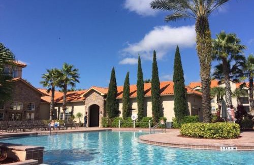 Four Corners Apartment | COZY RESORT CONDO NEAR TOP ATTRACTIONS IN ORLANDO
