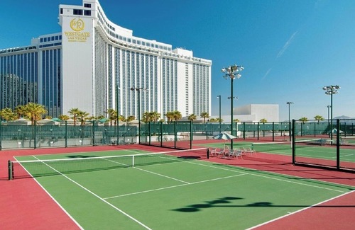 Las Vegas Resort | Cozy resort in Las Vegas with fitness room, WiFinSleeps up to 4 Guestsnnn