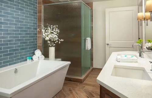 Bonita Springs Resort | Cozy resort in tranquil Bonita Springs with AC, WiFi, fitness room