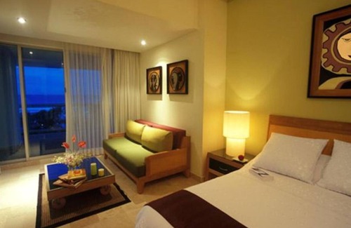 Playa Diamante Resort | Cozy resort in wonderful Acapulco de Juárez with AC, WiFi