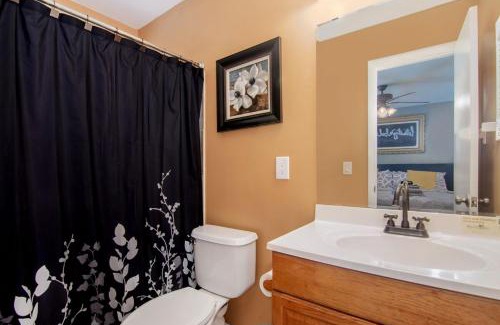 Interchange Square House | Cozy Retreat 13 min to Beach