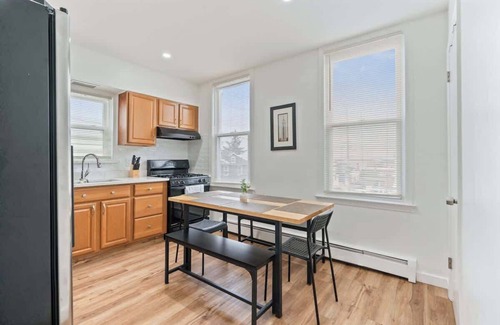 North Bergen Apartment | Cozy Retreat 15Min to NYC, MetLife, Mall + Parking