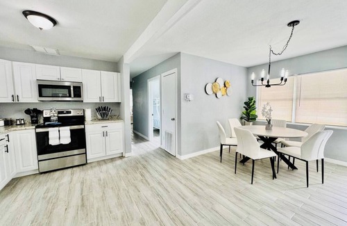 Crystal Lake House | Cozy Retreat, Close Beach, Pool, Table & Soccer