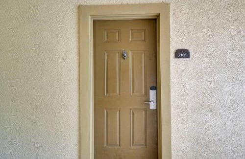 Four Corners Apartment | Cozy Retreat - Close to Disney & Golf