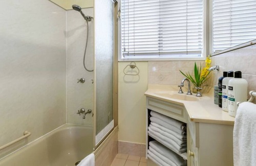 Sunnybank Hills House | Cozy retreat house with 3BR