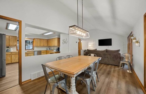 Spokane House | Cozy Retreat I Indian Trail Large Home
