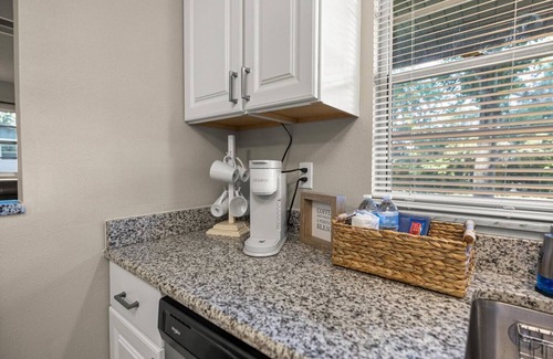 Historic District Apartment | Cozy Retreat in Historic Downtown Ocala