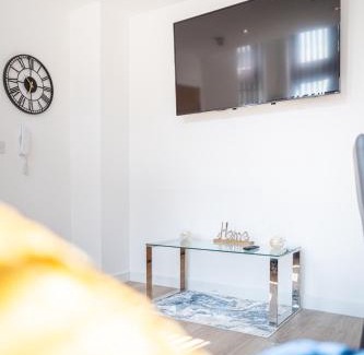 Milnrow Apartment | Cozy Retreat near Hollingworth Lake, Milnrow, Rochdale