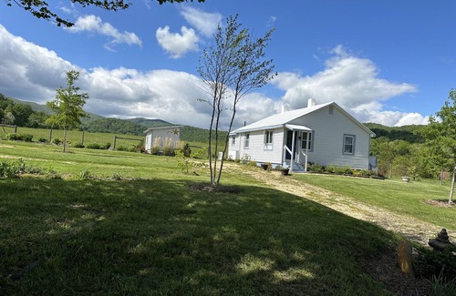 Etlan Cottage | Cozy retreat near Old Rag