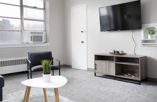 Redmont Park Apartment | Cozy Retreat♛near UAB♛Fast Wifi✓Remote Work Space✓