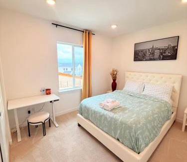 Bonney Lake House | Cozy Retreat, Room 2, Near Mt Rainier, Seattle, National parks