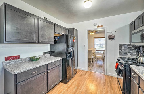 Lakeside House | Cozy Retreat w/Yard ~ 2 Mi to Lake Michigan!