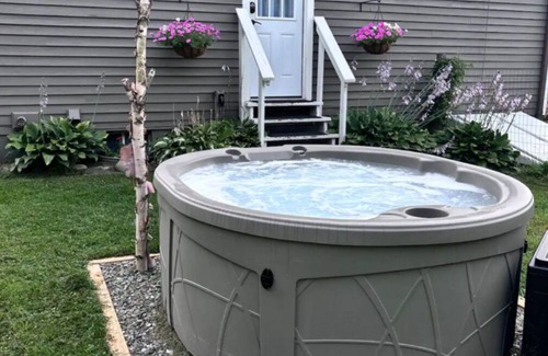 Morristown Apartment | Cozy Retreat with Private HOT TUB & Meadow Views. Near Stowe & Skiing