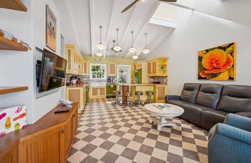 Holmes Beach Cottage | Cozy Retro Cottage located less then 2 blocks from the Gulf Beach - Heated Pool in Private Oasis!