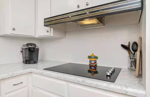 Mary Esther House | Cozy retro style house 4-bedroom can sleep 11 people Mary Esther with AC, WiFi