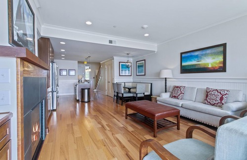 Kingsmill Cottage | Cozy River 3 Bedroom Family Cottages