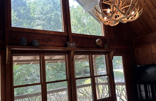 Bat Cave Cabin | Cozy River Cabin with river access and minutes from Chimney Rock state park