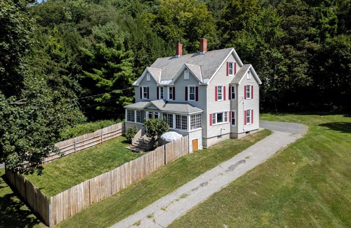 Glendale House | Cozy Riverfront Escape in Great Barrington - "Whiskers on the Water"