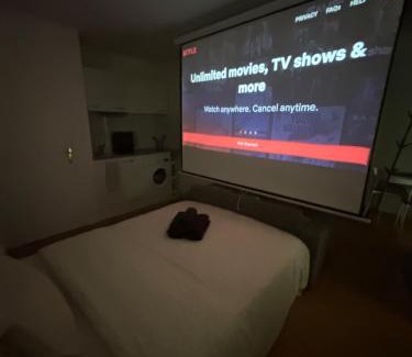 Neuilly-Plaisance Apartment | Cozy Riverfront Living, 5-Min Walk To Riverside Train