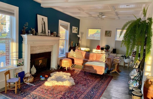 Waldoboro House | Cozy riverside getaway w/artist studio. Pet friendly!