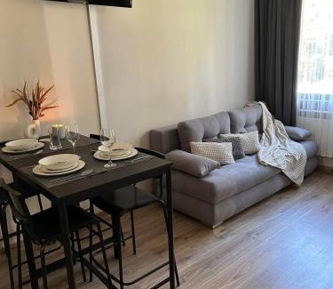 Borovets Apartment | Cozy Riverside Pine Studio E5
