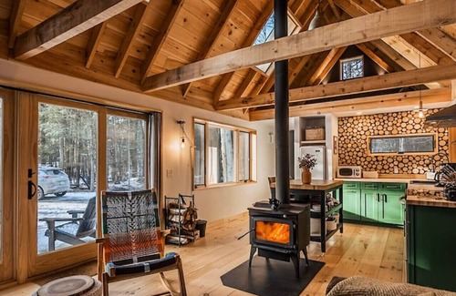 Freeport Apartment | Cozy Rock Cabin #thewaylifeshouldbe