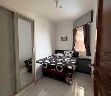 Chinatown Apartment | Cozy Room by StayIn Jakarta