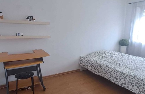 Cova da Piedade Apartment | Cozy room in local family's apartment