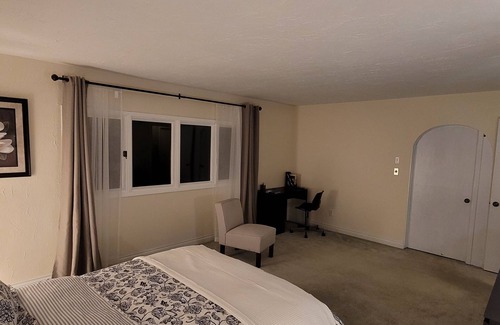 Puslinch House | Cozy Room w/Ensuite BA, parking near 401 DT Guelph